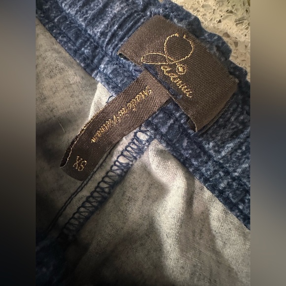 Jaanuu Scrub Set Denim Print Peplum Top Zippers Gold Details XS - Picture 5 of 16